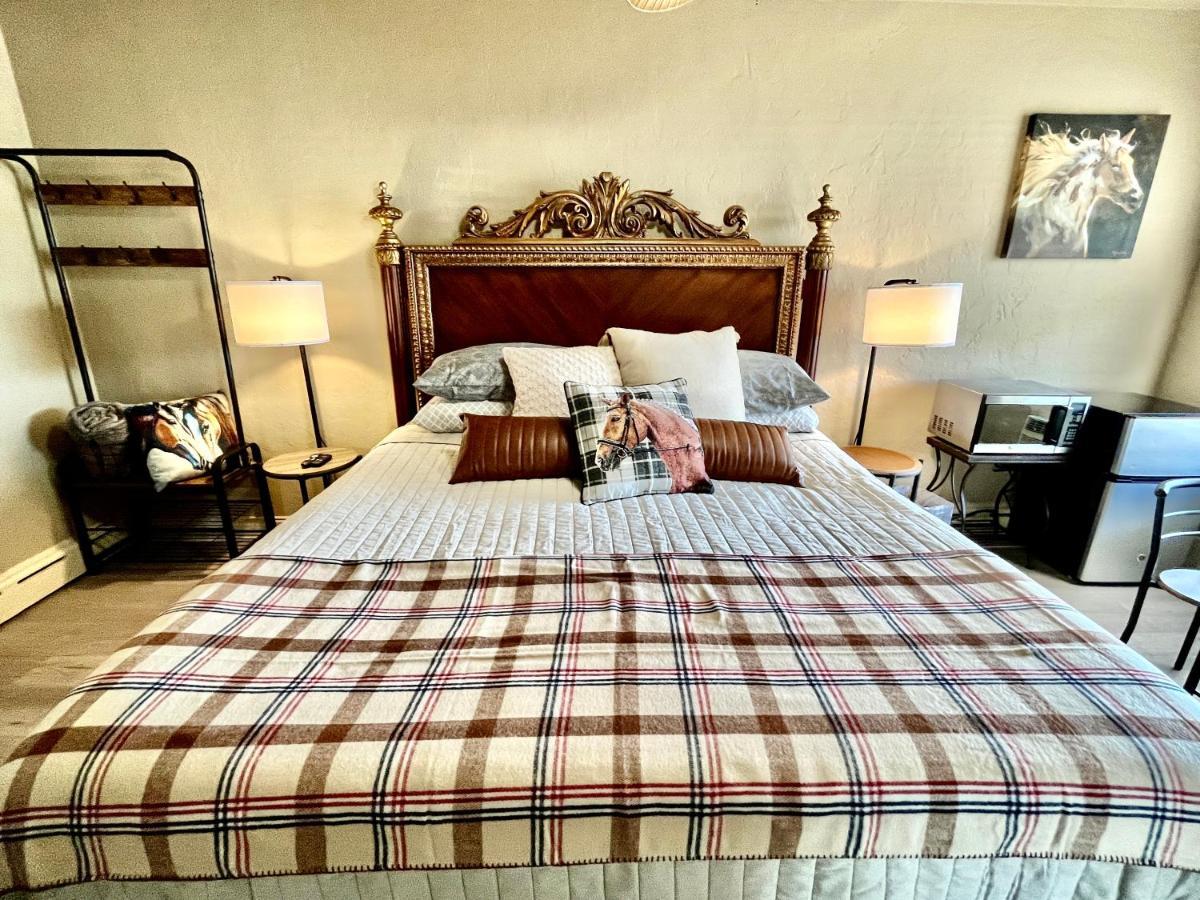 Shamrock Cove Motel 4*