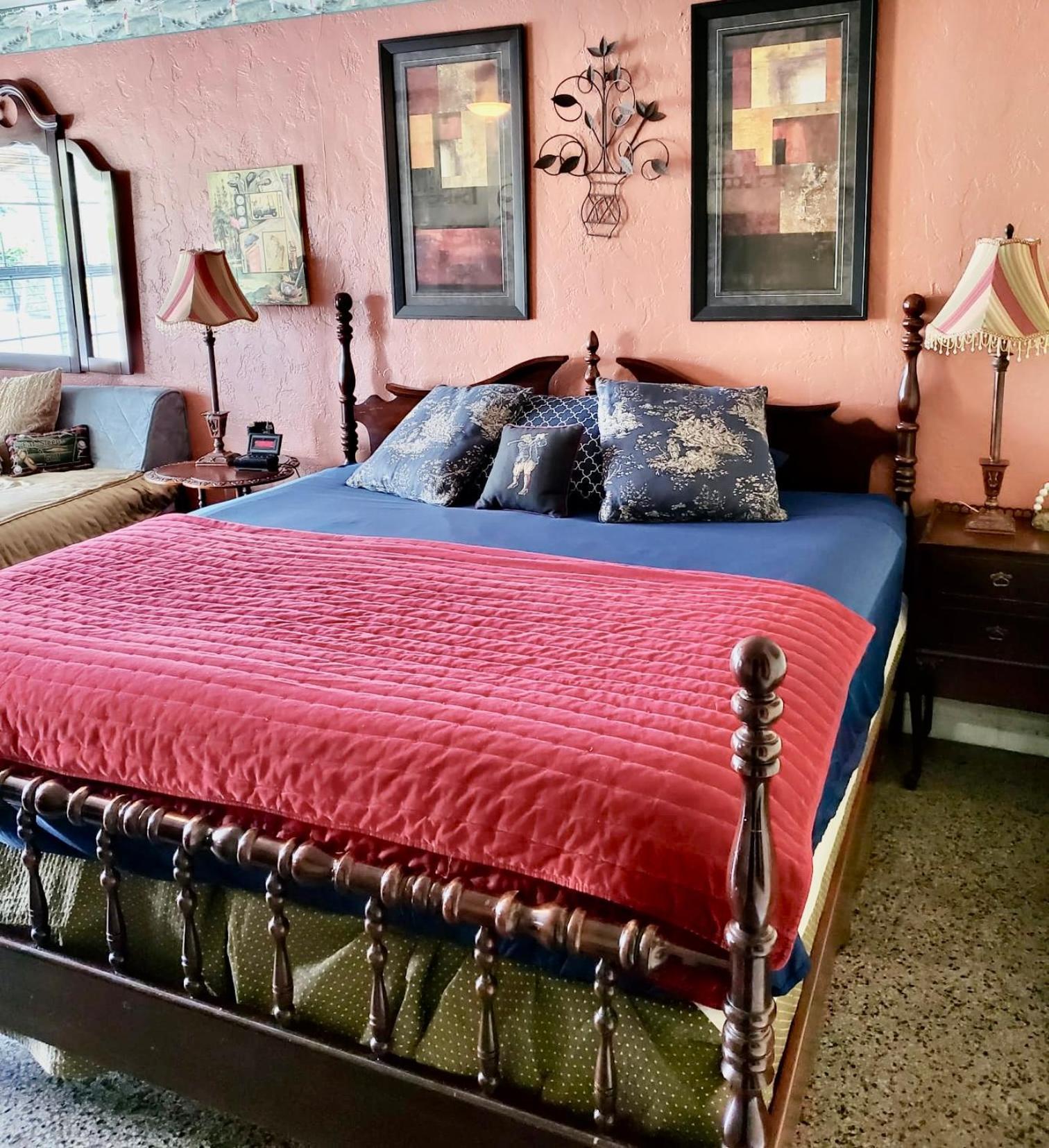 Shamrock Cove Motel 4*