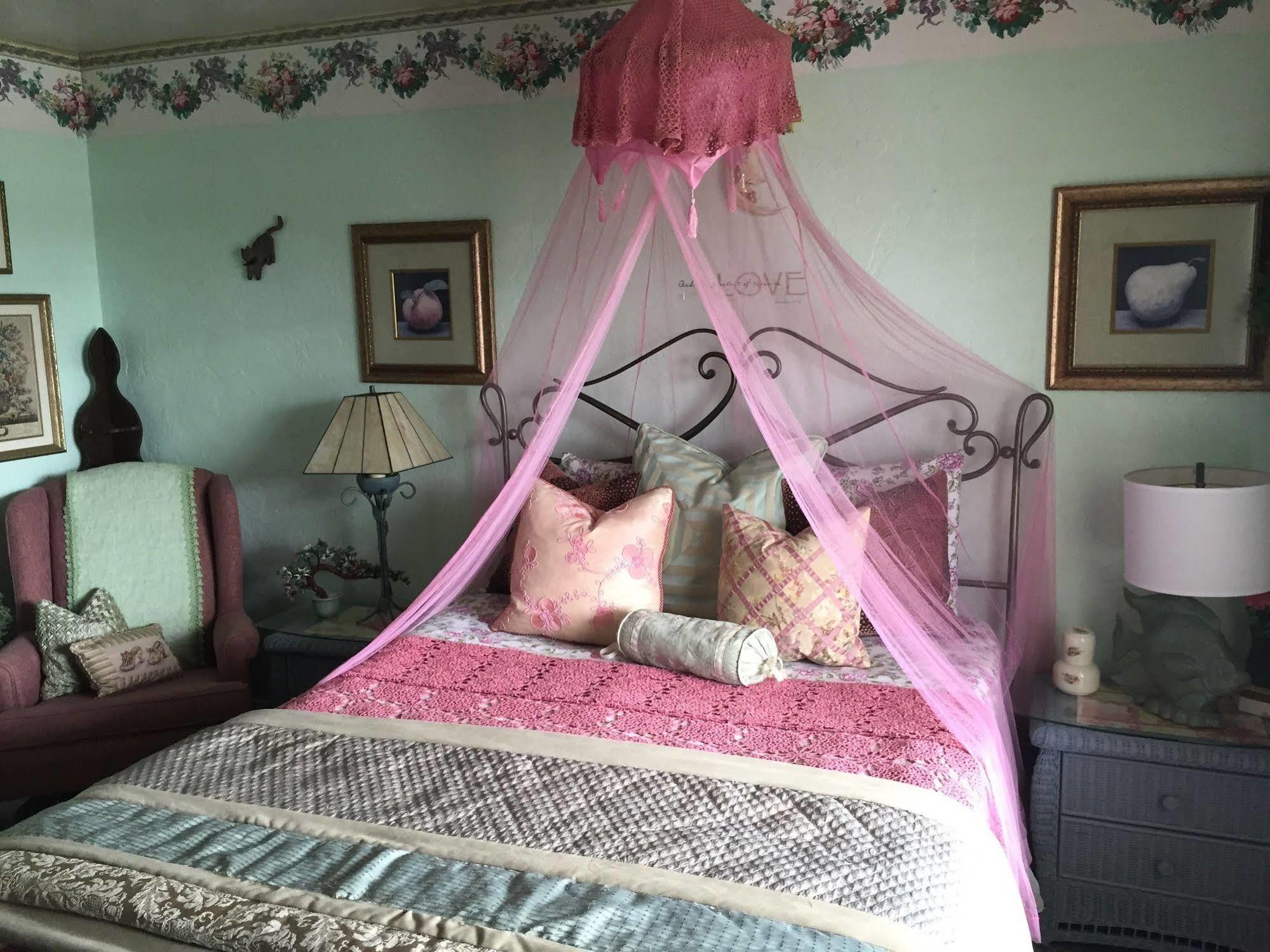 Shamrock Cove 4*