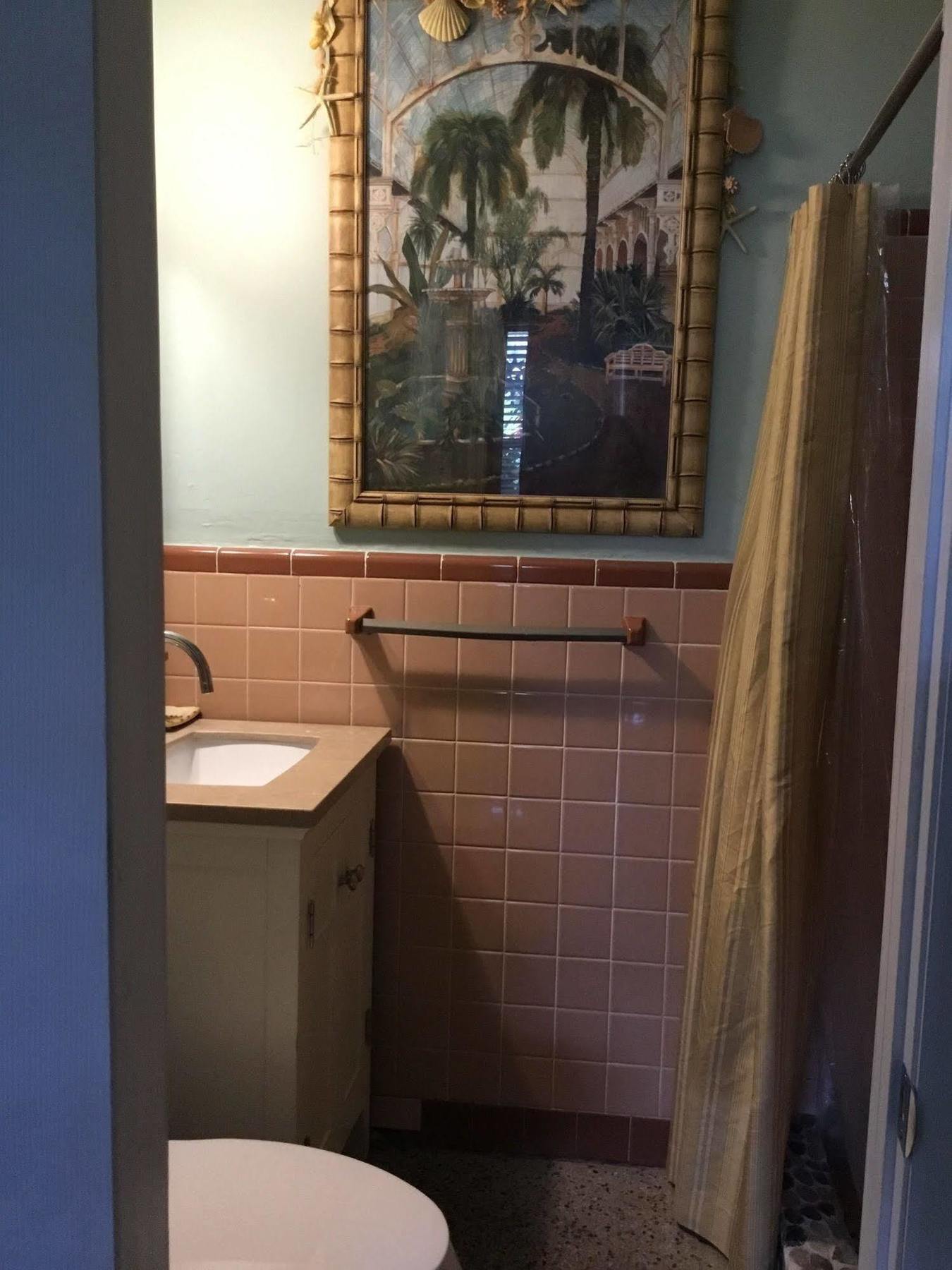 Shamrock Cove Motel